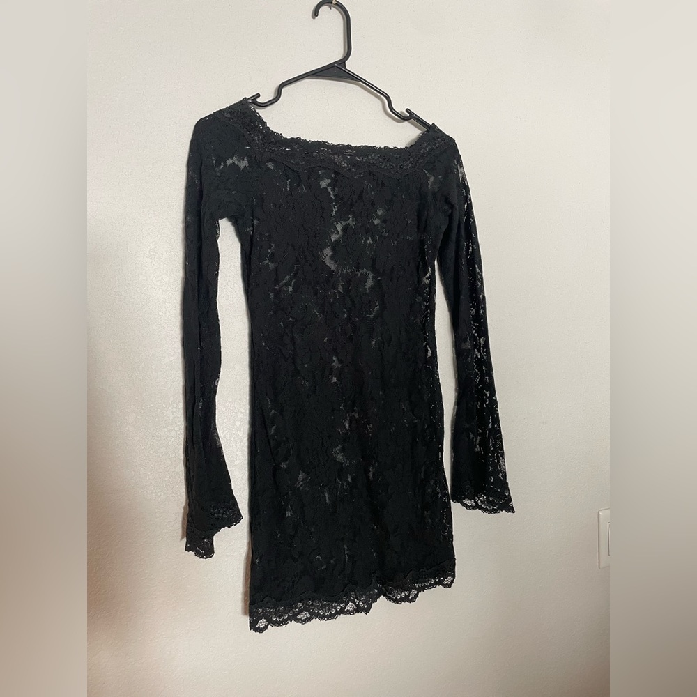 Victoria’s Secret black lace ling sleeve